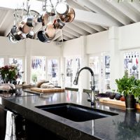 Cozinhas com ilha bancada em mármore